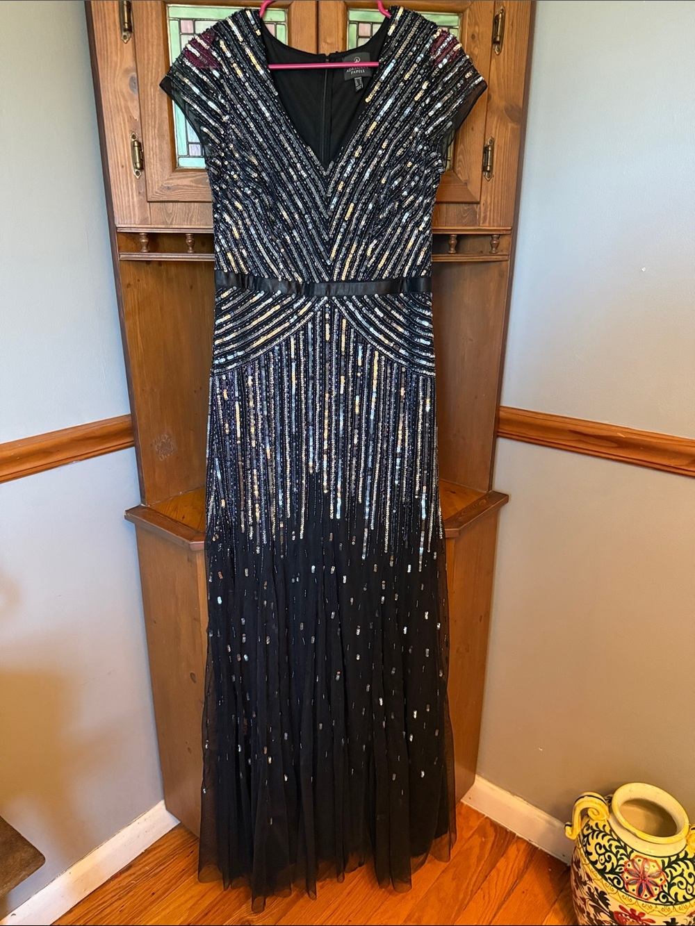 Stunning Adrianna Papell Beaded V-Neck Evening Gown 8